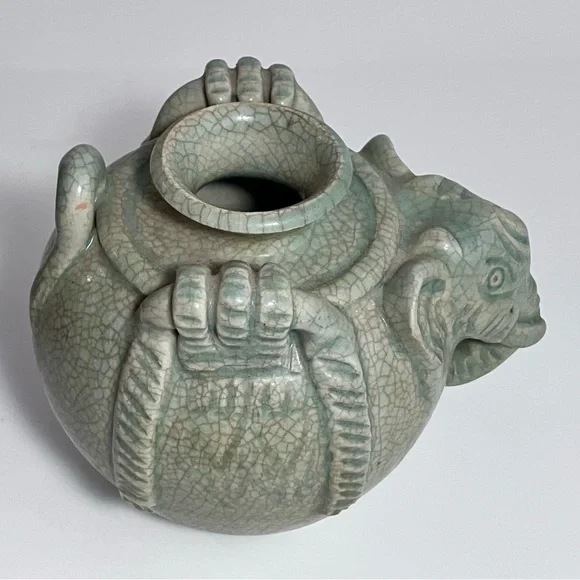 Antique THAILAND CELADON ELEPHANT Pottery Vessel / SAWANKHALOK KILN / Craquelure